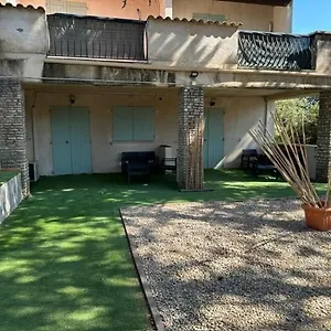 https://les-salons-du-bastier.fr-provencehotel.com
